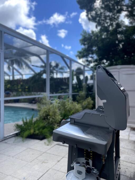 Entire Home, Heated Pool, Just 10 Min To Beach! Vero Beach Buitenkant foto