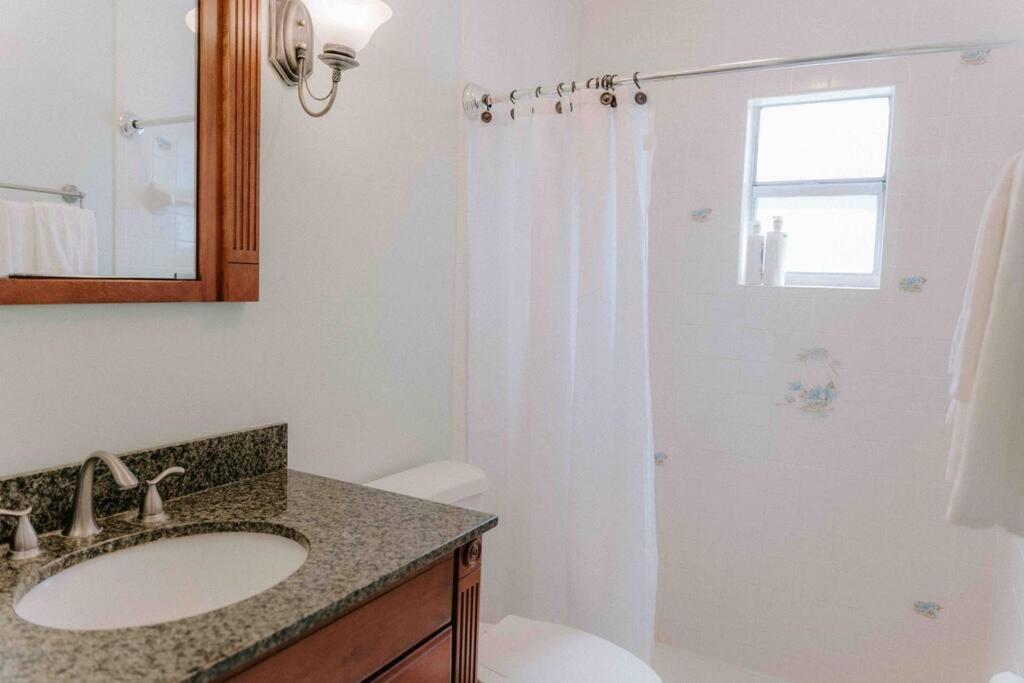 Entire Home, Heated Pool, Just 10 Min To Beach! Vero Beach Buitenkant foto